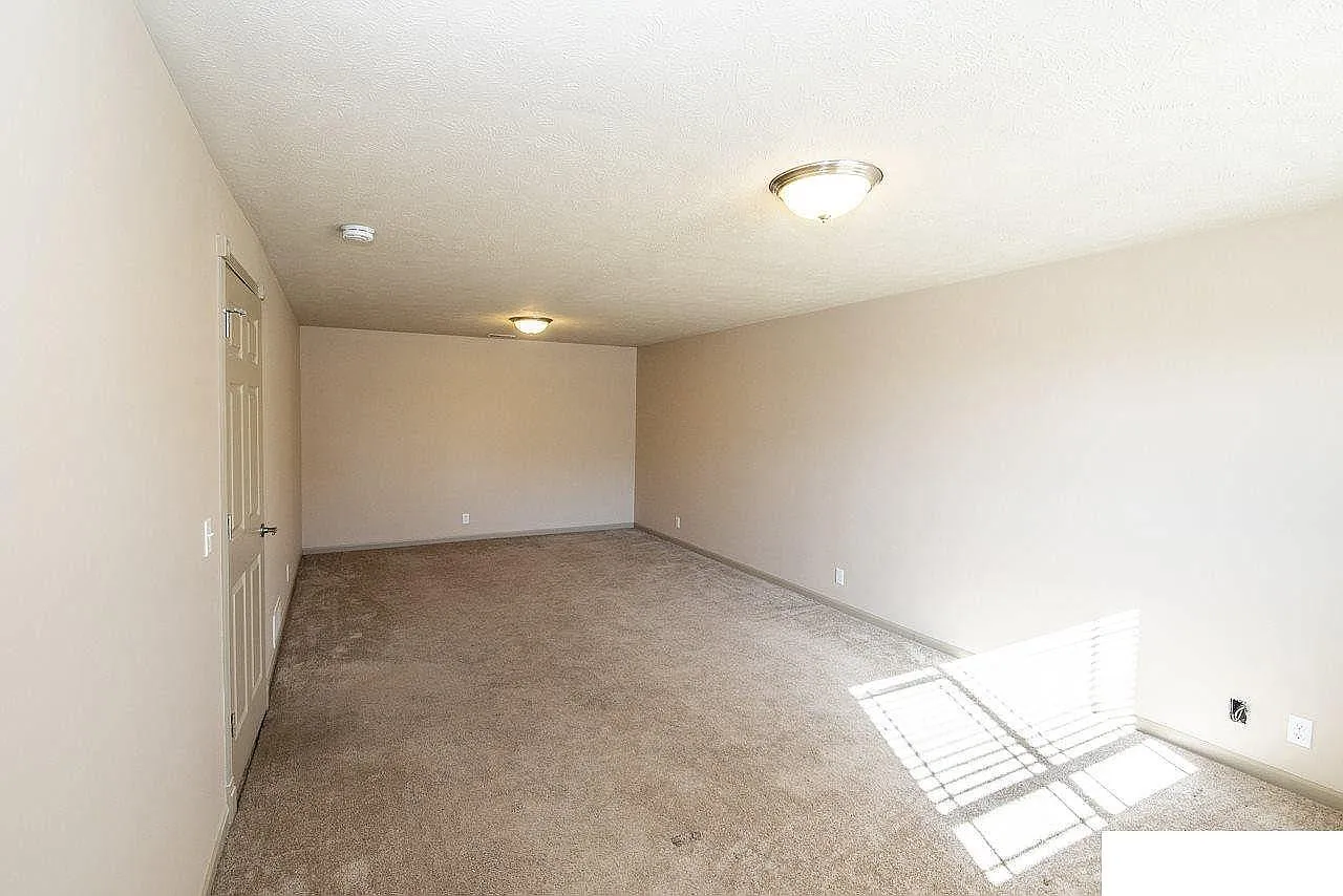 3 bed, 1440 sqft, $2,075 — Photo 3