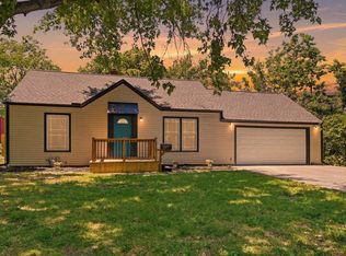 807 SW Anderson Ter, Topeka, KS 66606