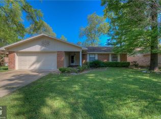 8901 Hollow Bluff Dr, Haughton, LA 71037
