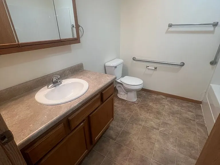 731 Illinois Ave NW — Photo 16