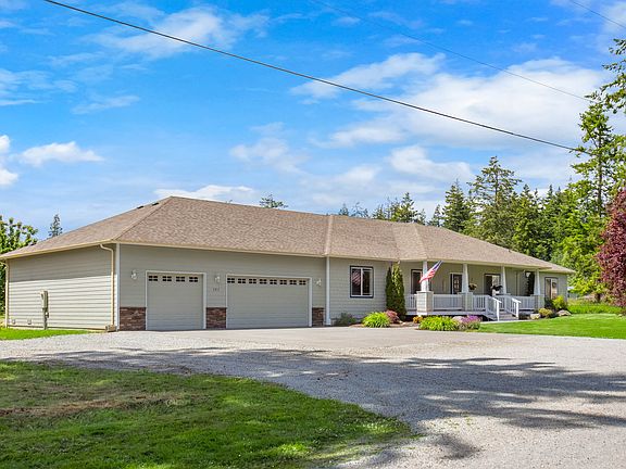 3rd image of 382 Hampton Ct