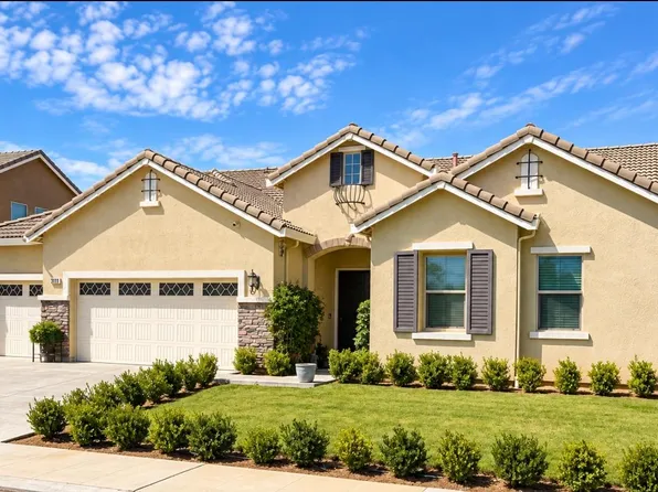 2988 Graybark Ave, Clovis, CA 93619