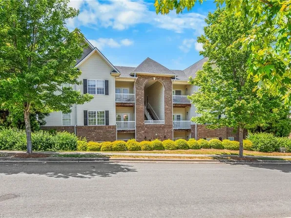 2431 Eagle Creek Ct Ste 203, Winston Salem, NC 27103