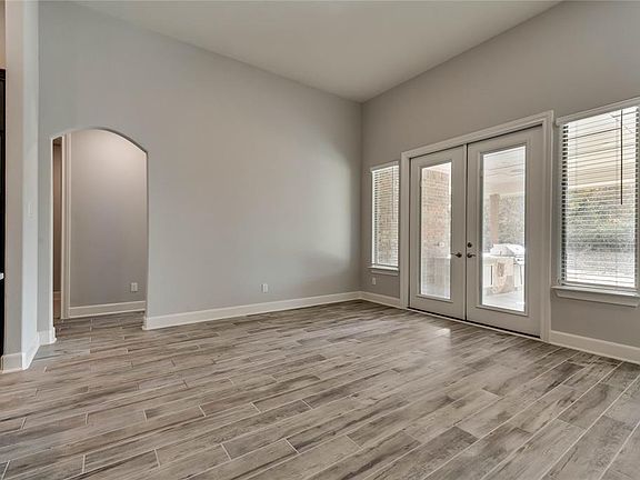 4th image of 109 White Oak Dr
