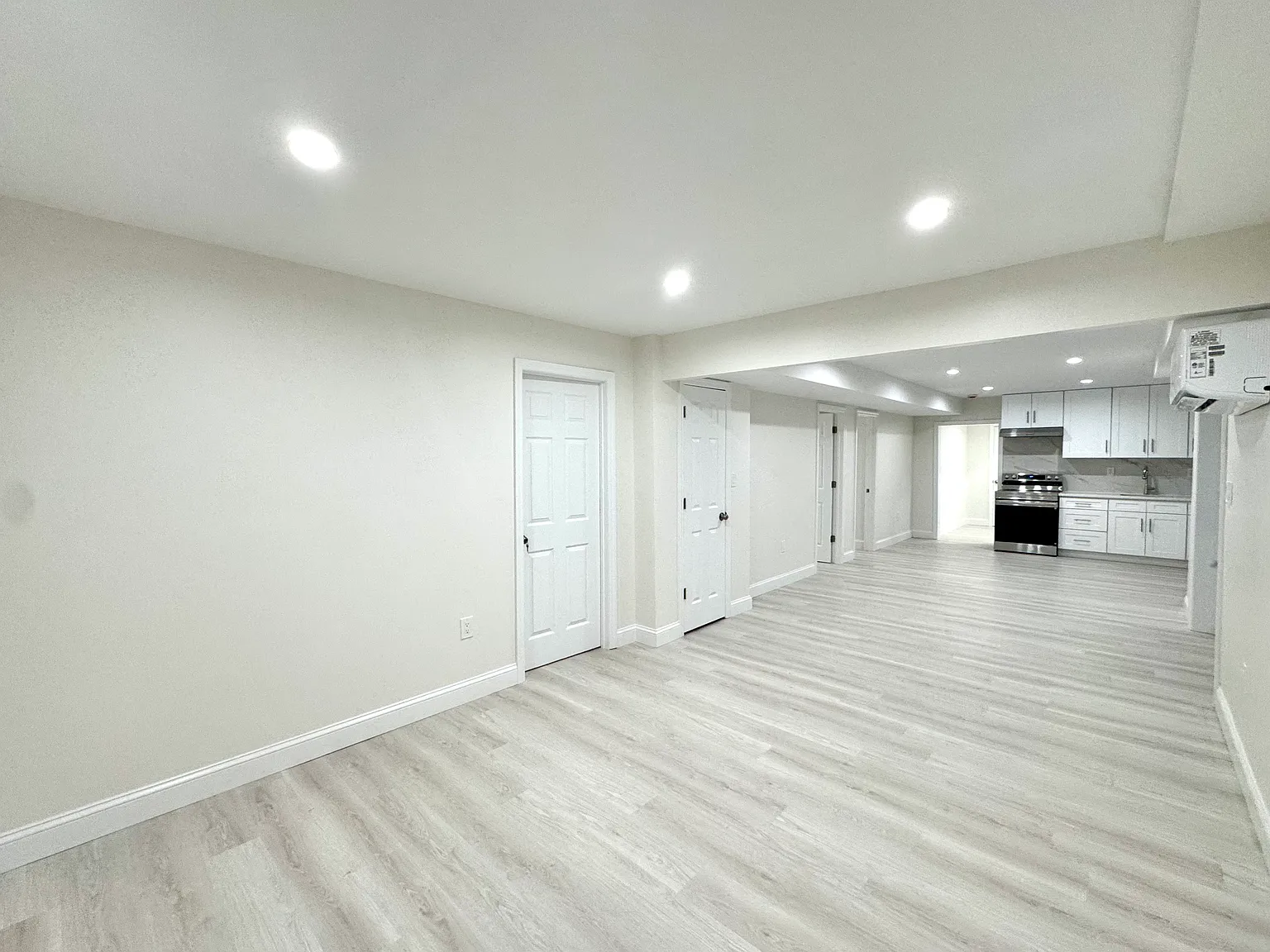 Toretta Ln, Farmingdale — Photo 2