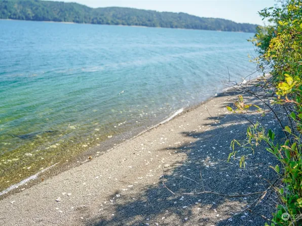 25313 N US Hwy 101, Hoodsport, WA 98548