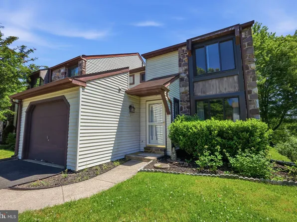 121 Windham Ct, Newtown, PA 18940