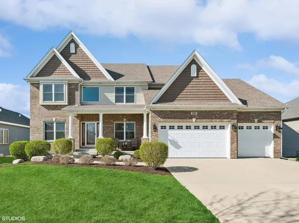 385 Andover Dr, Oswego, IL 60543