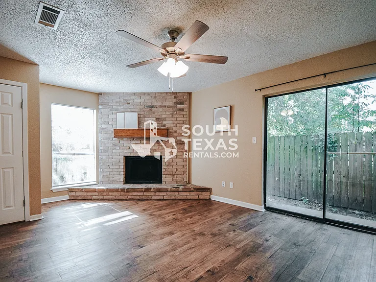 805 E Hiller St #B — Photo 11