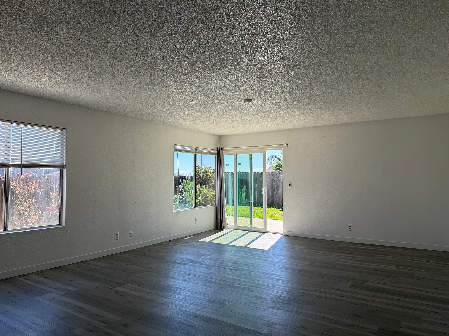 2778 Aegean Dr — Photo 3