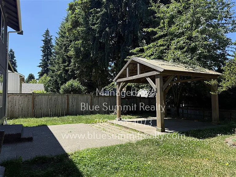 4405 Seville Dr SE — Photo 18