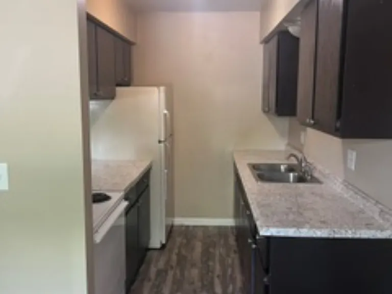 309 Marlboro Ct #309 — Photo 6