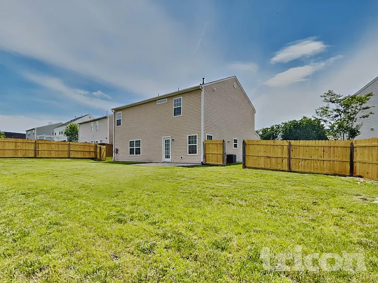 2048 Lauren Woods Dr — Photo 21