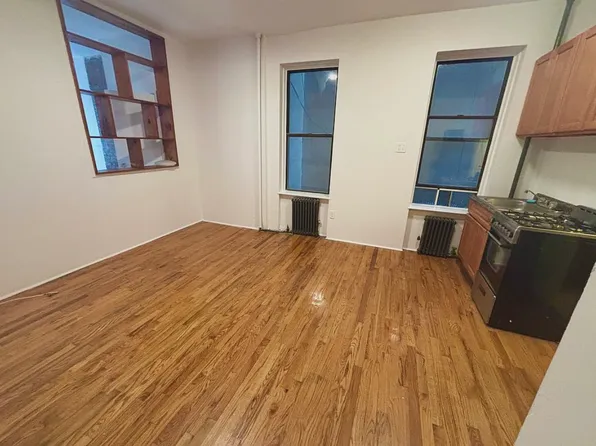 224 Elizabeth Street image 3 of 6