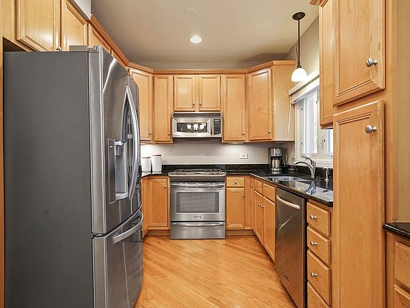 5th image of 3550 N Marshfield Ave Unit 3550
