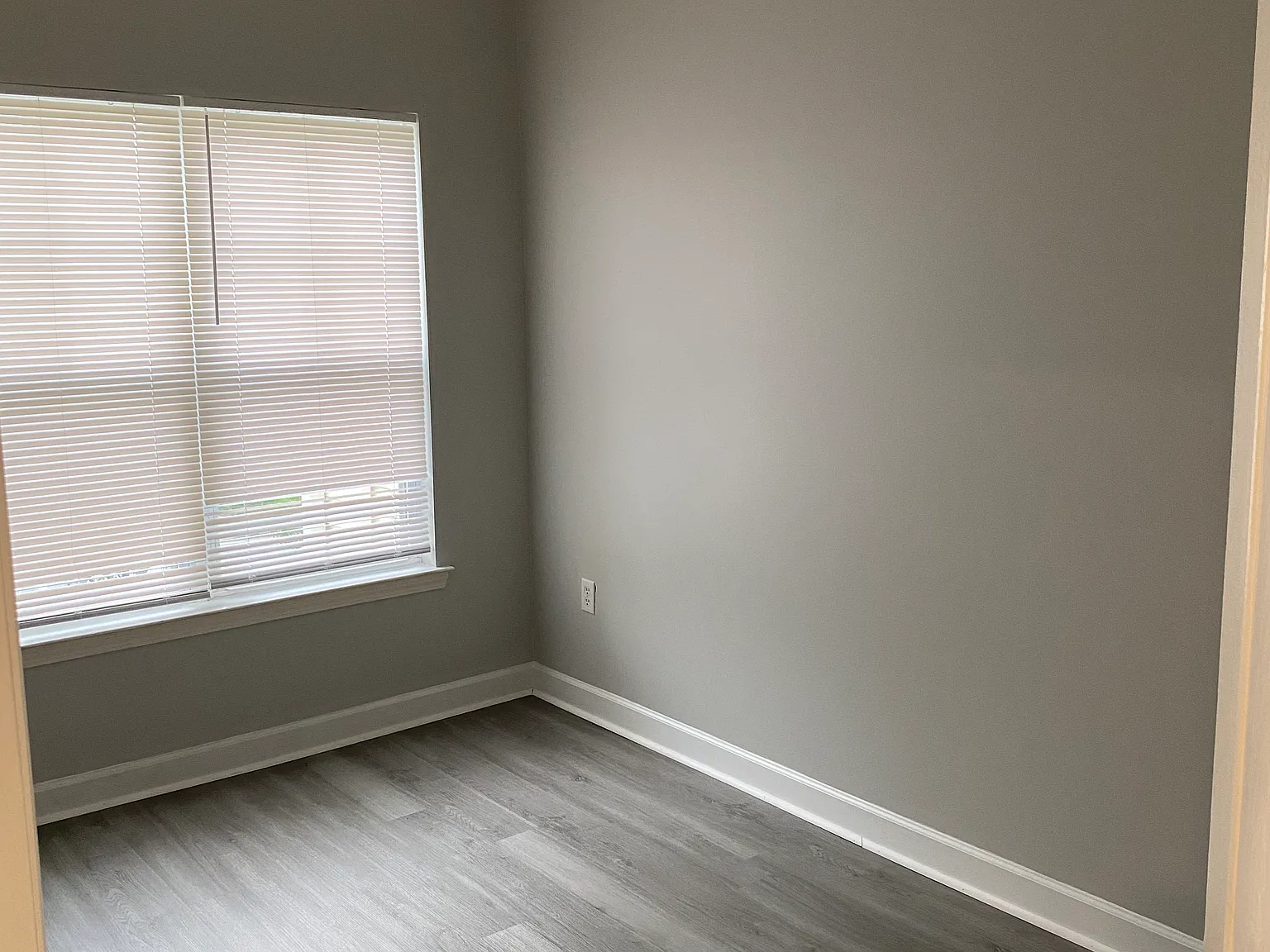 10671 Hill Point Ct — Photo 3