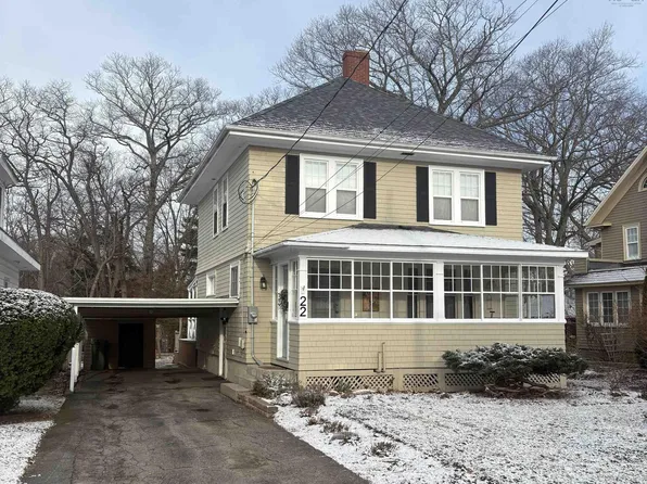 22 Caldwell Ave, Kentville, NS B4N 2C6