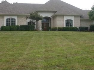 2811 River Edge Cir, Spring Valley, OH 45370