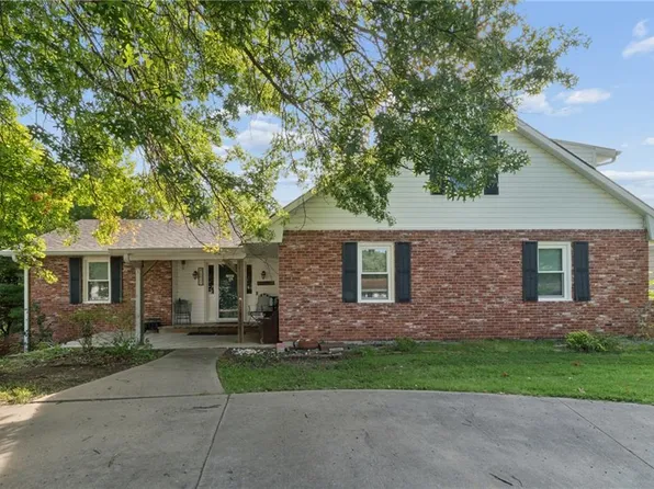 1411 Northfield Park Blvd, Warrensburg, MO 64093
