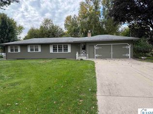 2219 Clare Dr, North Mankato, MN 56003