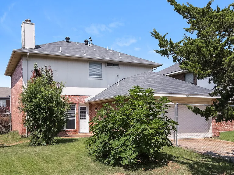 6902 Graham Dr — Photo 17