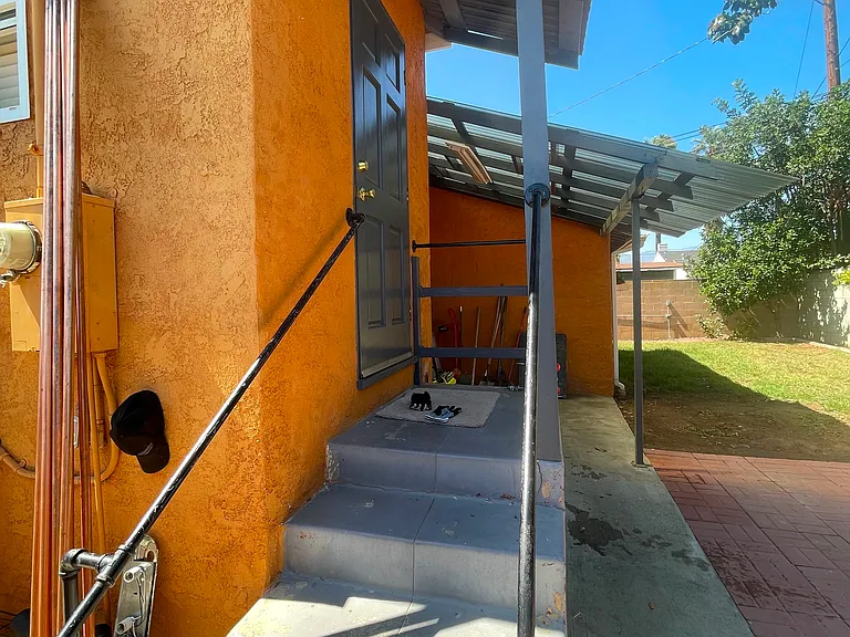 1112 S Chapel Ave — Photo 20