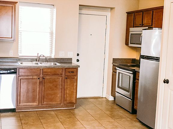 3rd image of 3007 Jackson St #101-B1100