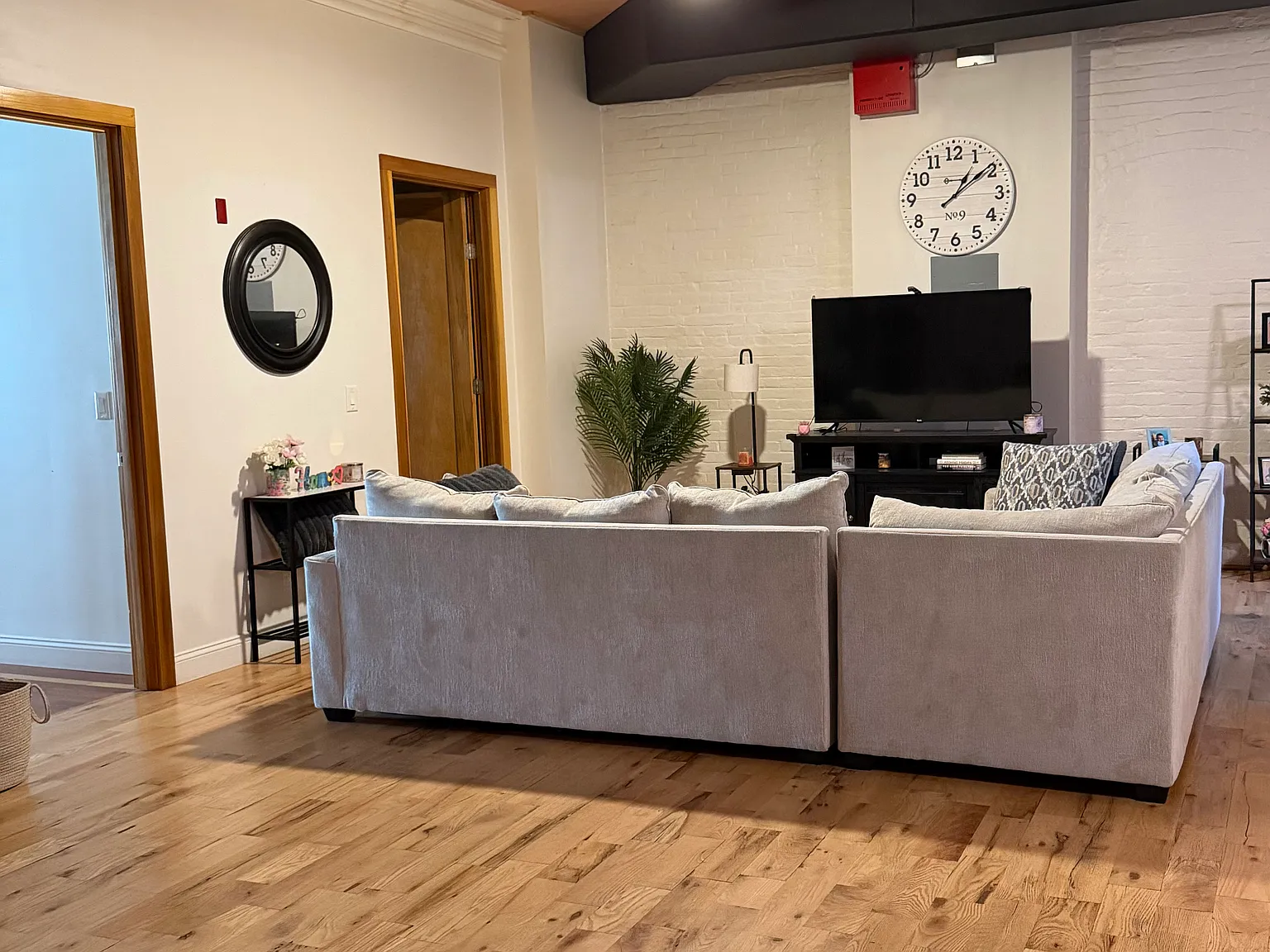 2 bed, 1127 sqft, $2,500 — Photo 3