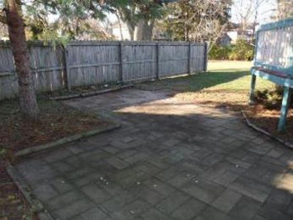 5th image of 59 E Fountain Ave