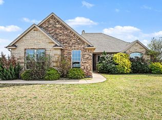 104 Stanford Ln, Springtown, TX 76082