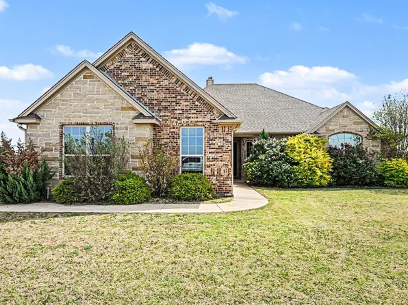 104 Stanford Ln, Springtown, TX 76082