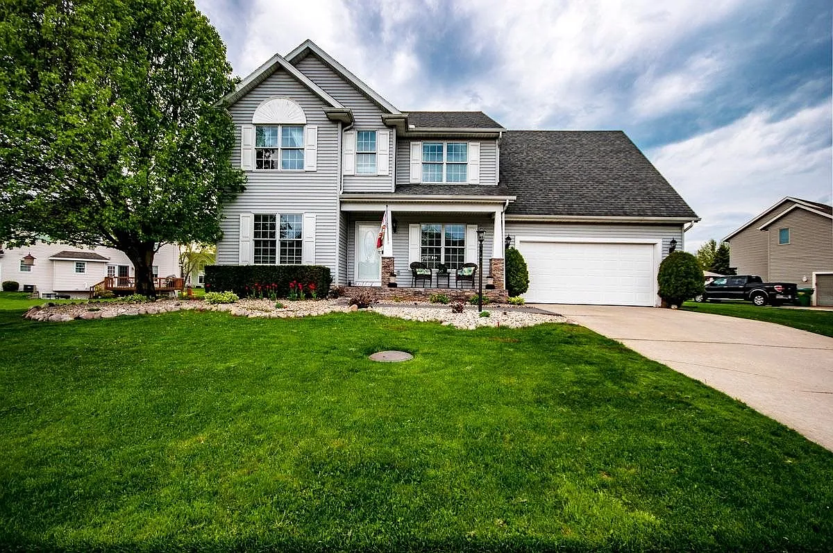53051 Woodmar Dr photo 1
