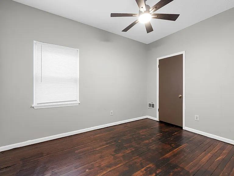 1635 Oak St #1635 — Photo 29