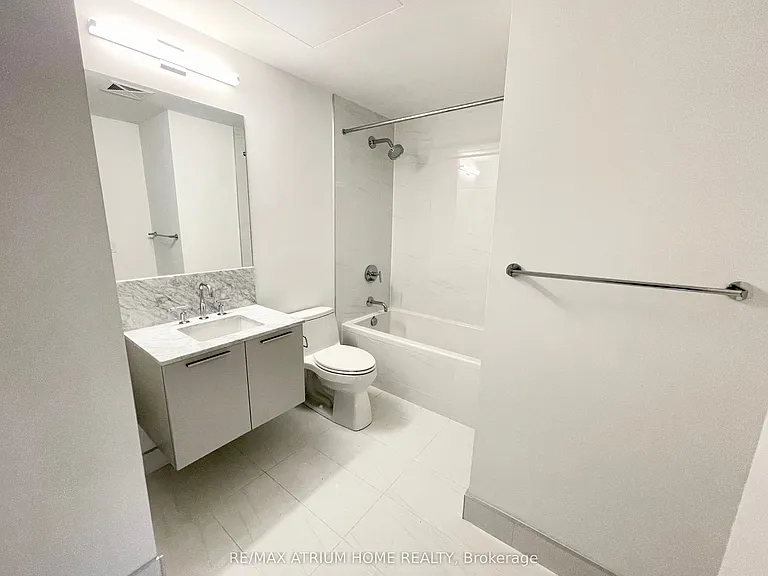 3 Gloucester St #4303 — Photo 25