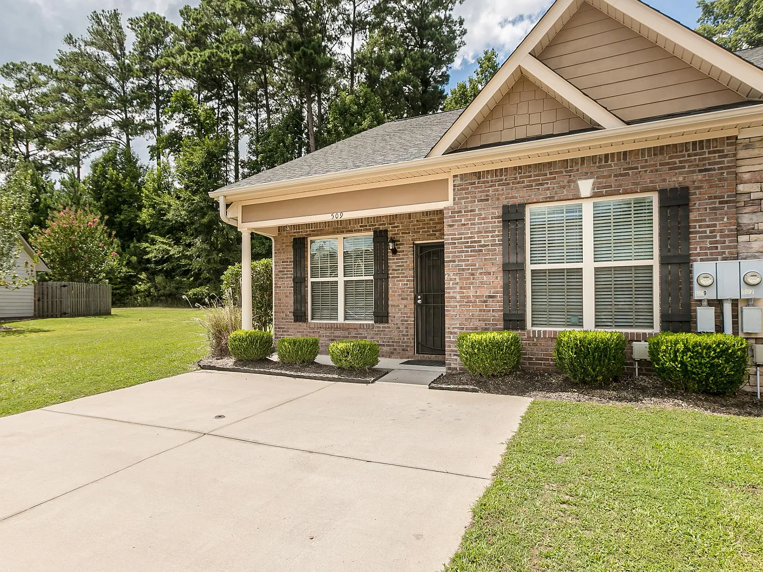 3 bed, 1322 sqft, $1,575 — Photo 4