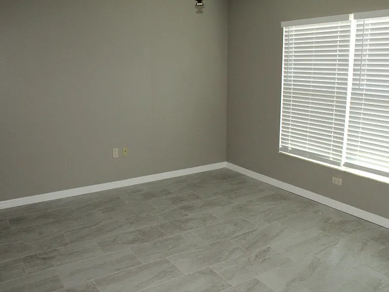 1110 SW 47th Ter #204 — Photo 5