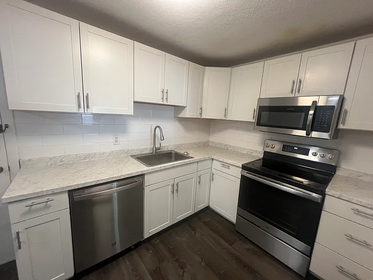 42 Belle Isle Ave #24 — Photo 1