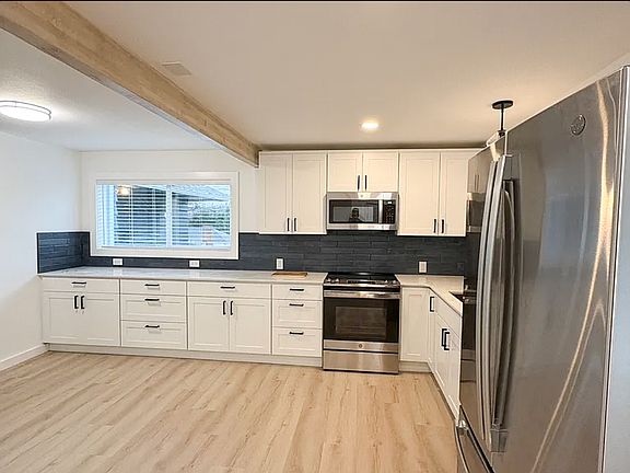 5th image of 14316 35th Ave NE