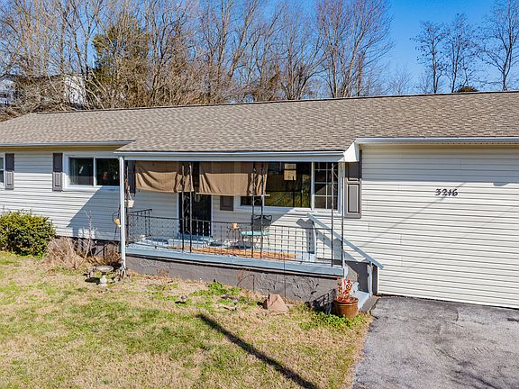 2nd image of 3216 Brownlow Rd