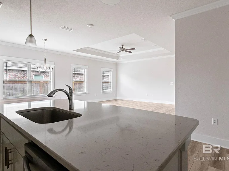 1710 Grouse St — Photo 26