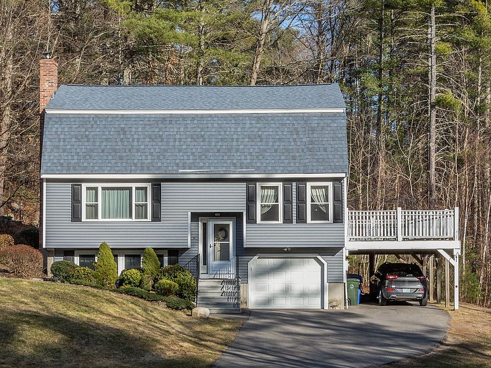 1st image of 9 Pine Hollow Dr