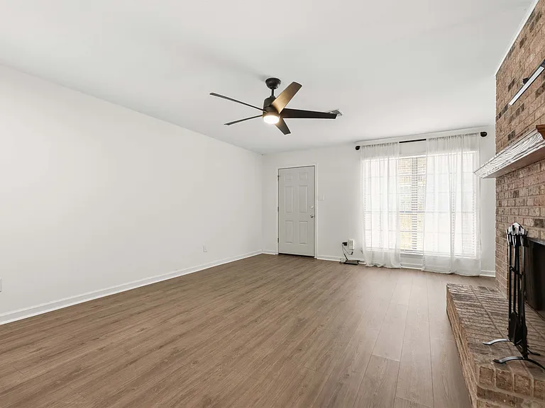 105 Steiner Rd — Photo 6
