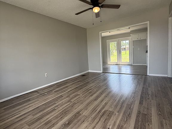 2nd image of 581 Lark St #1