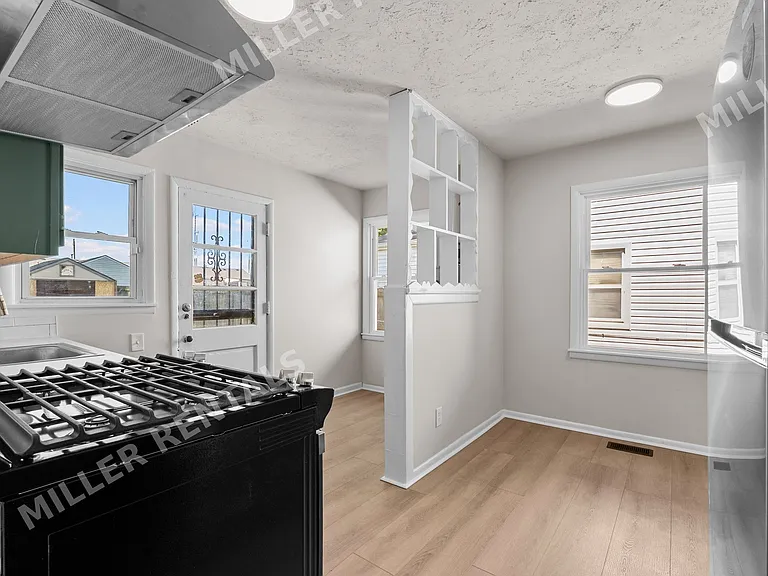 3606 Hudson Ave — Photo 18