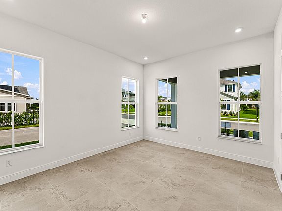 3rd image of 780 SW Prairie Avenue
