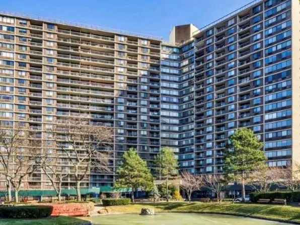 2 Bay Club #10V, Bayside, NY 11360