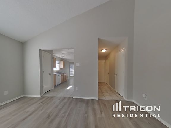 3rd image of 10228 Tustin Ter