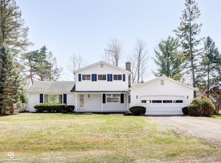5391 Robinwood Dr, North Street, MI 48049