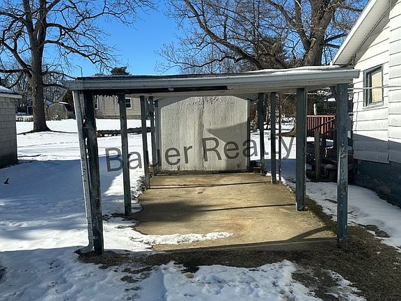3rd image of 1048 Arch St