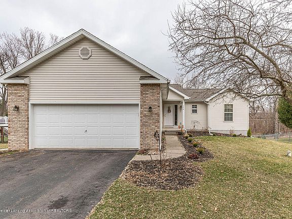 2nd image of 590 Ramsey Ln